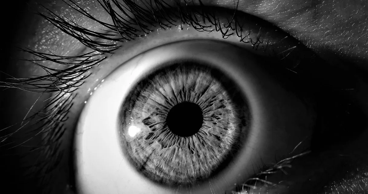 Pupila Dilatada por Drogas: Qual Substância Altera os Olhos